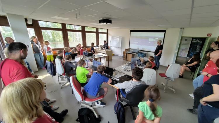 Gruppenfoto von CoderDojo 98